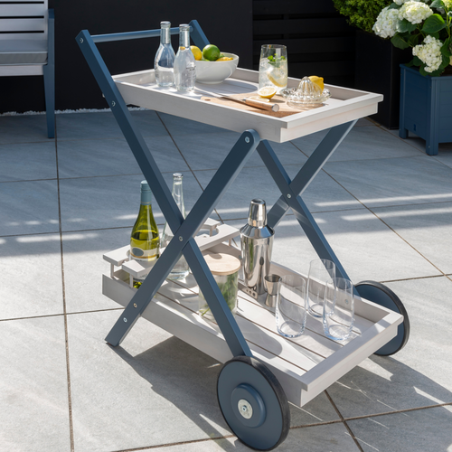 The Florenity Galaxy drinks trolley outside in the garden. 