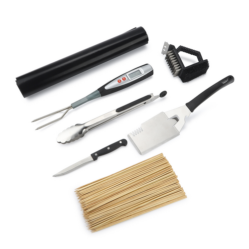 The Norfolk Grills BBQ Starter Kit includes Plate liner, Tongs, Digital Thermometer, Knife, Skewers, Spatula, Cleaning Brush. 